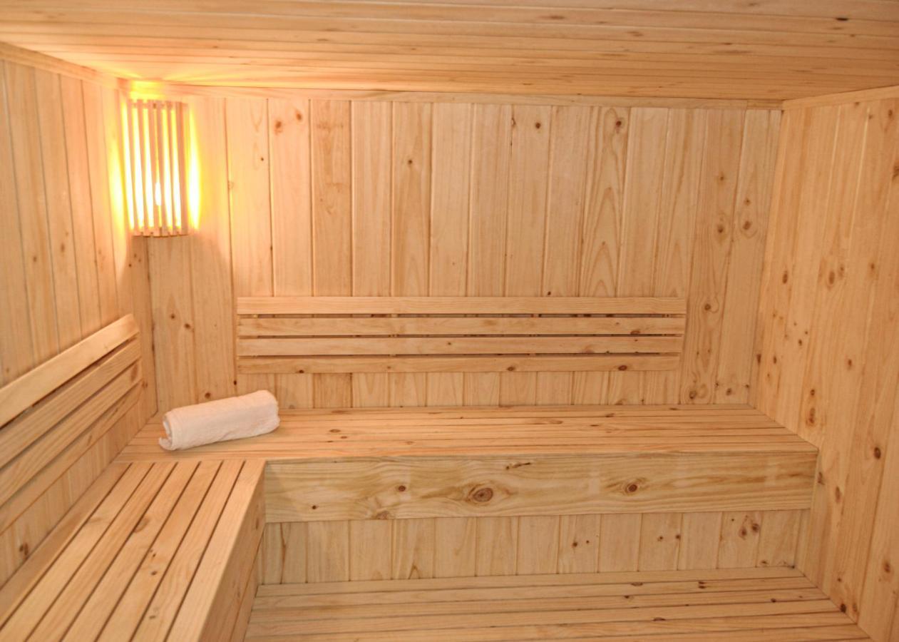 Mc Hotel Ика Экстерьер фото